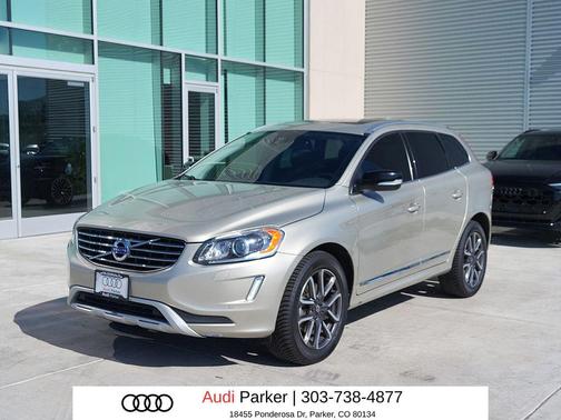 Luminous Sand Metallic 2017 Volvo XC60 T6 Dynamic