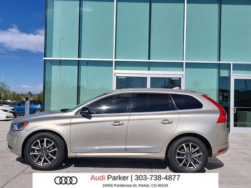 Luminous Sand Metallic 2017 Volvo XC60 T6 Dynamic