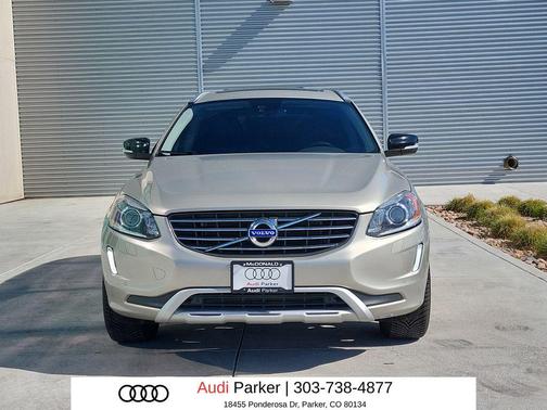 Luminous Sand Metallic 2017 Volvo XC60 T6 Dynamic
