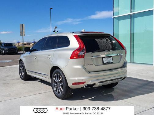 Luminous Sand Metallic 2017 Volvo XC60 T6 Dynamic