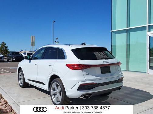 Glacier White Metallic 2026 Audi Q5 Premium Plus TFSI quattro S tronic