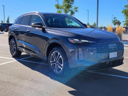 2025 Audi Q5 Premium TFSI quattro S tronic