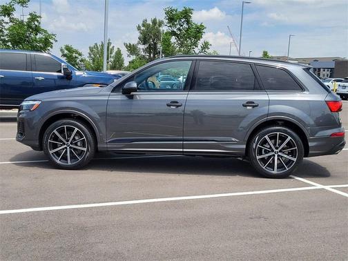 2025 Audi Q7 45 Premium Plus