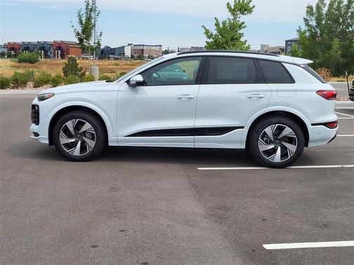 2025 Audi Q6 e-tron Premium Plus quattro