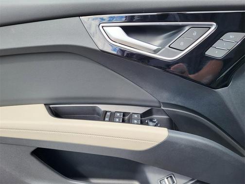 2025 Audi Q4 e-tron Premium Plus 55 quattro