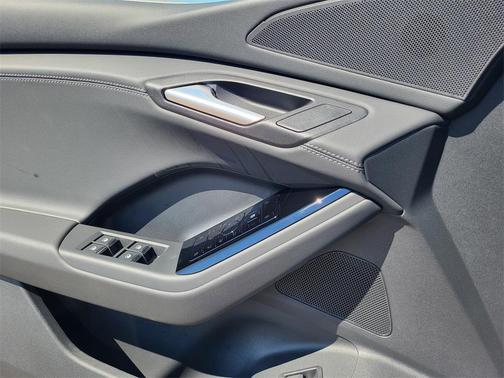 2025 Audi Q6 e-tron Premium quattro