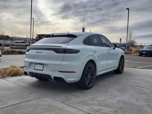 2023 Porsche Cayenne S