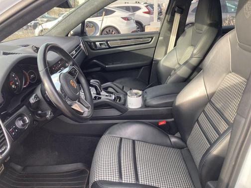 2023 Porsche Cayenne S