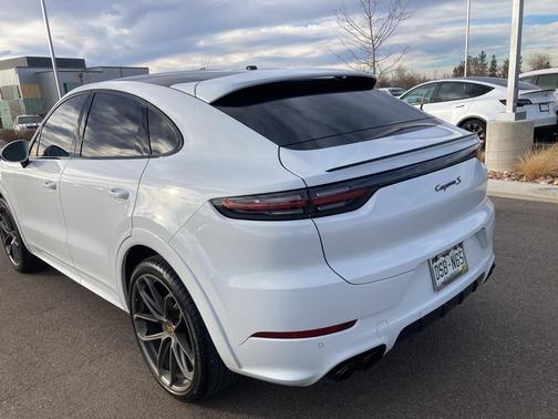 2023 Porsche Cayenne S
