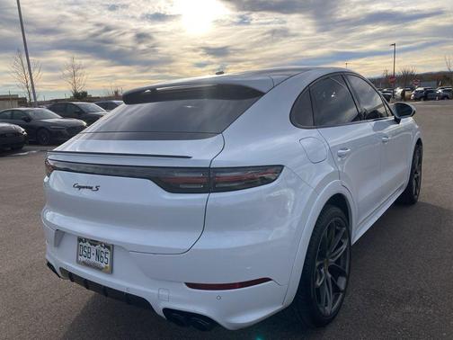 2023 Porsche Cayenne S