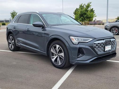 2024 Audi Q8 e-tron Premium Plus