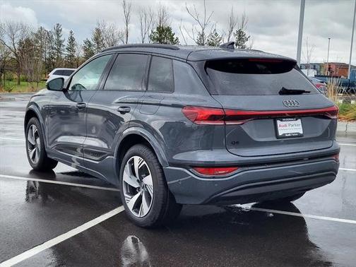 2025 Audi Q6 e-tron Premium Plus quattro