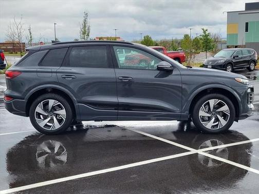 2025 Audi Q6 e-tron Premium Plus quattro