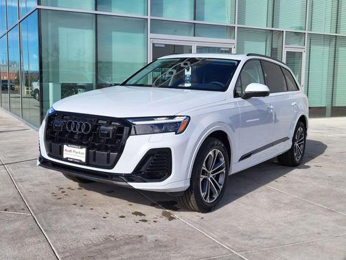 2026 Audi Q7 45 Premium