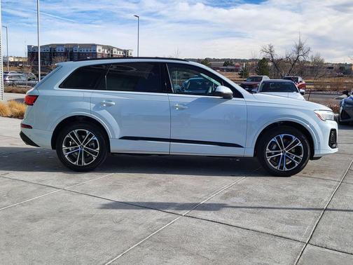 2026 Audi Q7 45 Premium