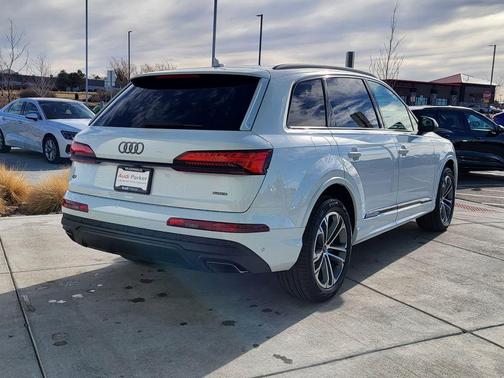 2026 Audi Q7 45 Premium