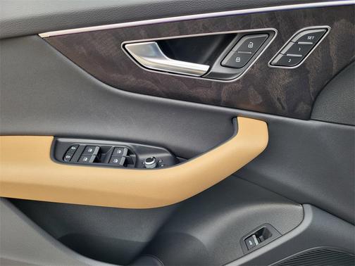 2026 Audi Q7 45 Premium