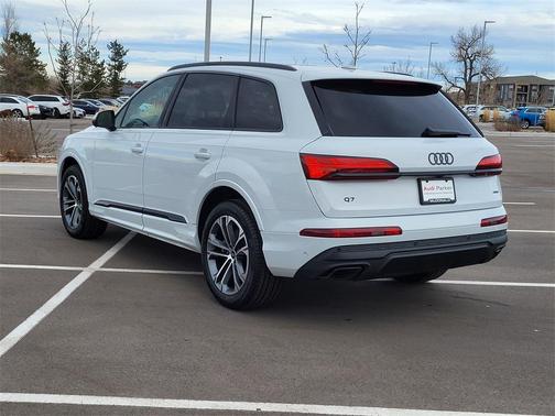 2026 Audi Q7 45 Premium
