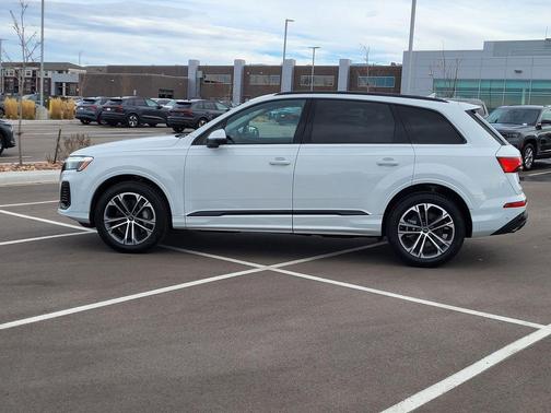 2026 Audi Q7 45 Premium