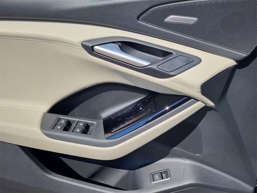 2025 Audi Q6 e-tron Prestige quattro
