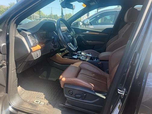 2023 Audi Q5 45 S line Premium Plus
