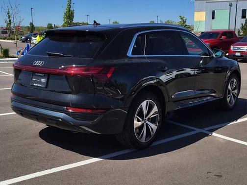 2024 Audi Q8 e-tron Premium Plus