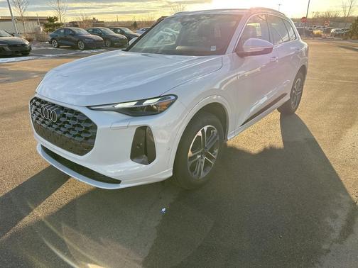 2025 Audi Q5 Premium TFSI quattro S tronic