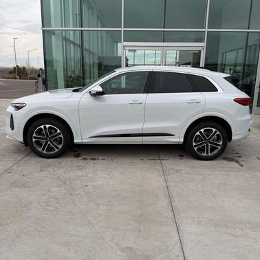 2025 Audi Q5 Premium TFSI quattro S tronic