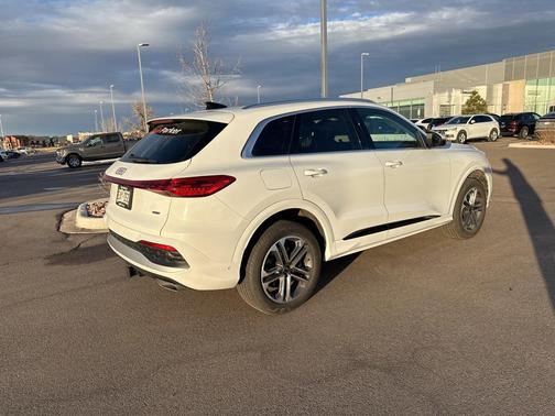 2025 Audi Q5 Premium TFSI quattro S tronic