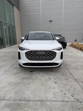 2025 Audi Q5 Premium TFSI quattro S tronic