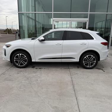 2025 Audi Q5 Premium TFSI quattro S tronic