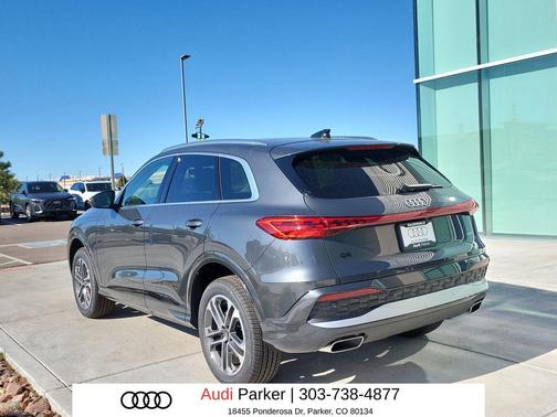 Tambora Gray Metallic 2026 Audi Q5 Premium TFSI quattro S tronic