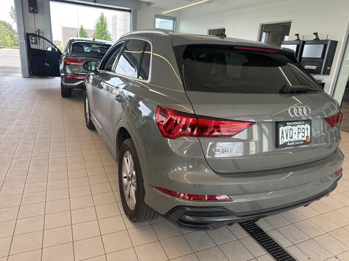 2022 Audi Q3 45 S line Premium