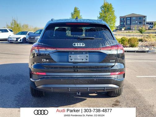 Mythos Black Metallic 2024 Audi Q4 e-tron Premium 50 quattro
