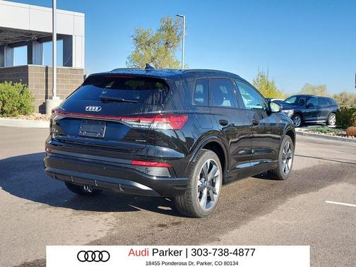 Mythos Black Metallic 2024 Audi Q4 e-tron Premium 50 quattro