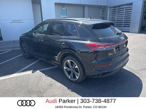 Mythos Black Metallic 2024 Audi Q4 e-tron Premium 50 quattro