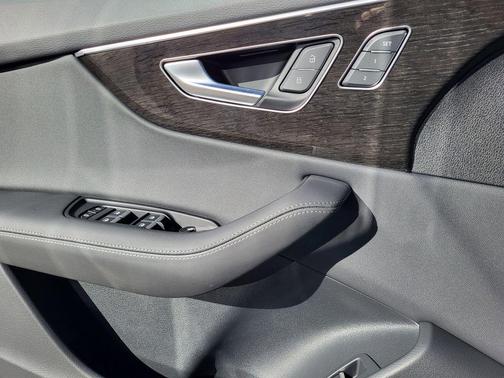 2026 Audi Q8 55 Premium Plus