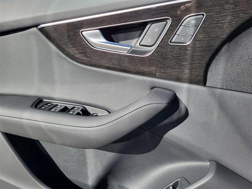 2026 Audi Q8 55 Premium Plus