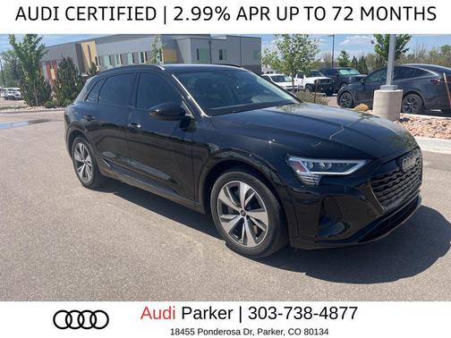 Mythos Black Metallic 2024 Audi Q8 e-tron Premium