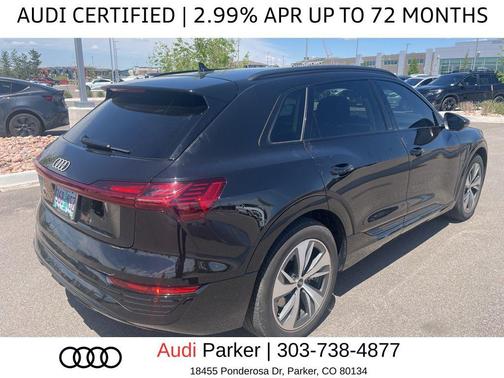 Mythos Black Metallic 2024 Audi Q8 e-tron Premium
