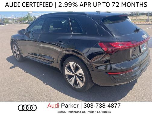 Mythos Black Metallic 2024 Audi Q8 e-tron Premium