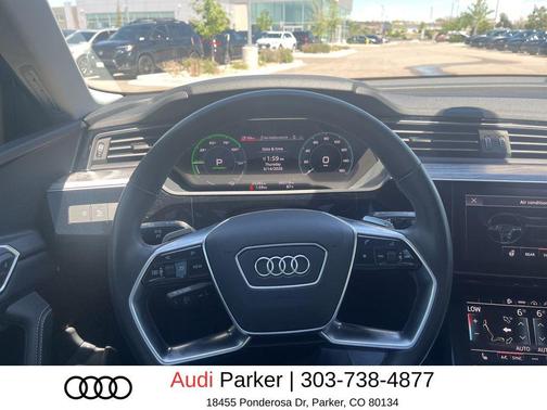 Mythos Black Metallic 2024 Audi Q8 e-tron Premium
