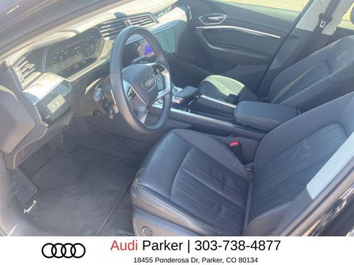 Mythos Black Metallic 2024 Audi Q8 e-tron Premium