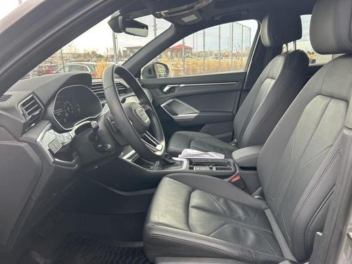 2024 Audi Q3 45 S line Premium Plus