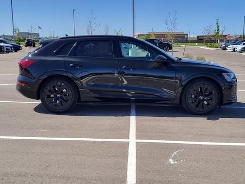 2024 Audi Q8 e-tron Prestige