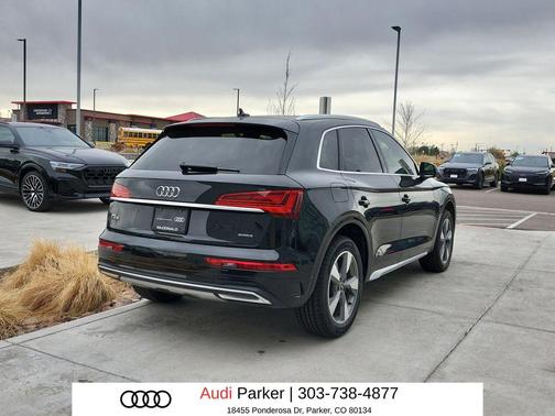 Mythos Black Metallic 2023 Audi Q5 40 Premium Plus