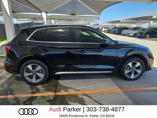 Mythos Black Metallic 2023 Audi Q5 40 Premium Plus