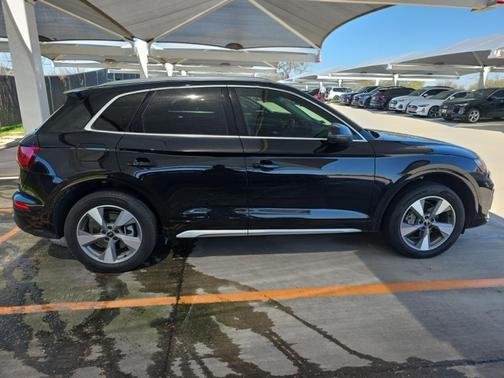 2023 Audi Q5 40 Premium Plus