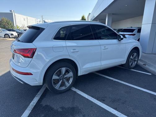 2023 Audi Q5 40 Premium Plus