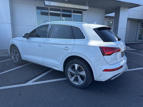 2023 Audi Q5 40 Premium Plus